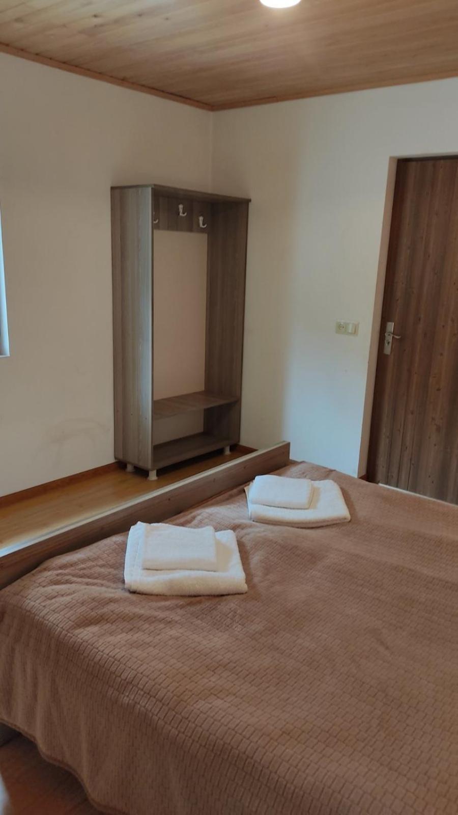 Guesthouse Mabu - 4 Newly Built Rooms In The Heart Of Mestia Esterno foto