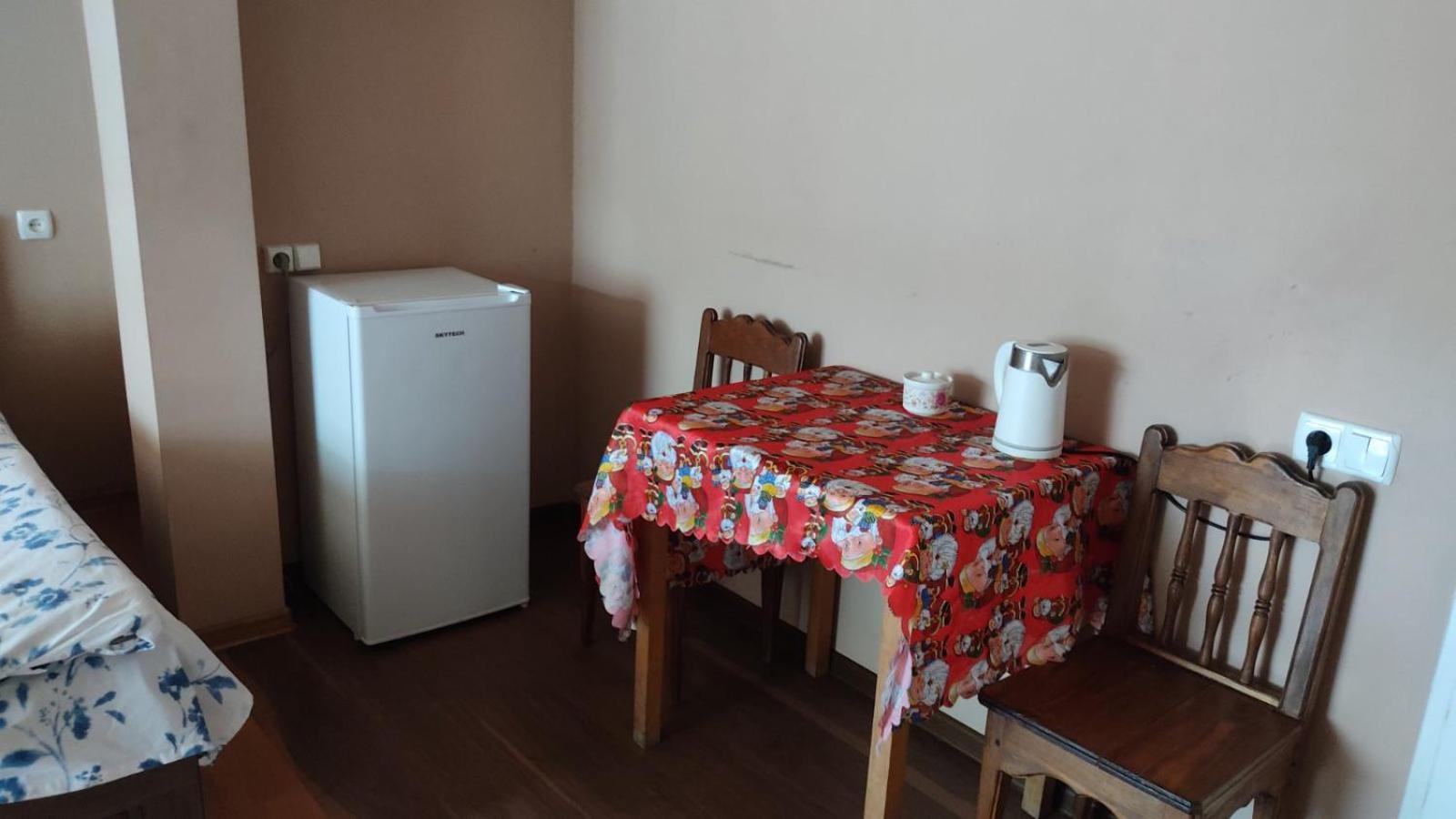 Guesthouse Mabu - 4 Newly Built Rooms In The Heart Of Mestia Esterno foto