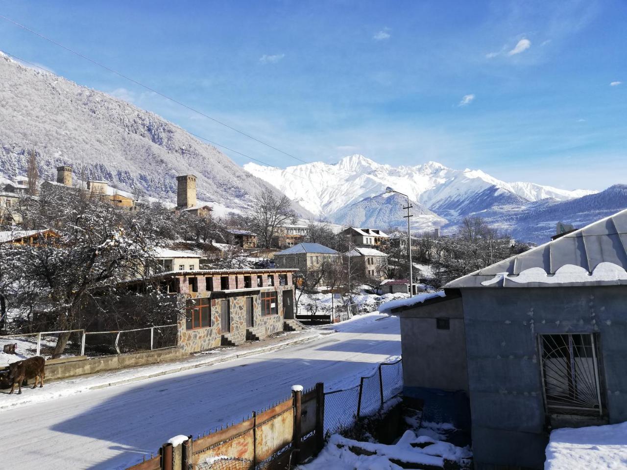 Guesthouse Mabu - 4 Newly Built Rooms In The Heart Of Mestia Esterno foto