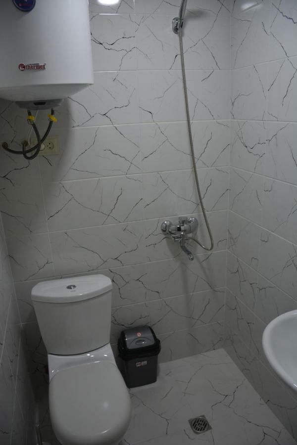 Guesthouse Mabu - 4 Newly Built Rooms In The Heart Of Mestia Esterno foto